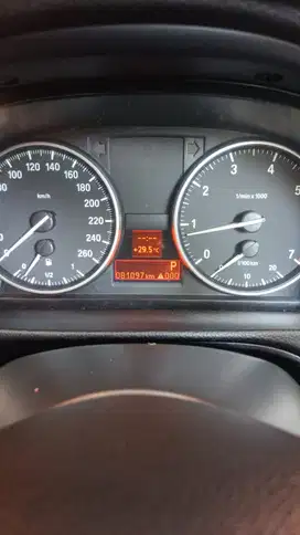 BMW 320i 2009 Bensin