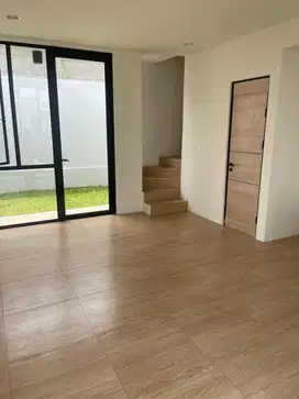Disewakan Rumah Semi Furnished Cendana Garden Lippo Village Utara