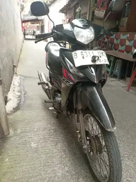 Jual cepat Motor Honda revo 2008 langsung pakai