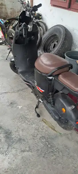 Dijual Sepeda Motor listrik merk Viar Tipe C3