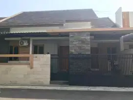DISEWAKAN RUMAH DI TENGAH KOTA TEGAL