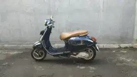 Vespa Primavera Biru