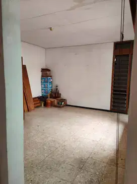 Rumah Daerah Cihapit 2 Lantai Siap Huni