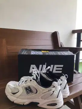 NEW BALANCE 530 BLACK WHITE