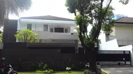 Dijual Rumah Sekolah Duta Pondok Indah Jakarta Selatan