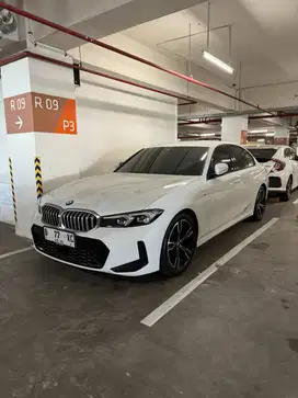 Very Low KM! BMW 320i (Facelift 2) M Sport 2024 , 2025
