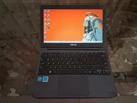 Netbook asus, cpu N3350, ram 2gb, hdd 500gb, win 10 siap pakai