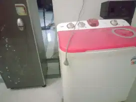 Kulkas Polytron pintu 1