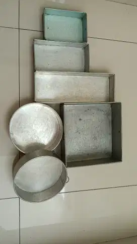 Di jual loyang2 kue, jarang pakai ukuran diameter 18 cm, 22 x 22 cm