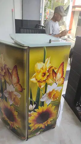 Kulkas 1 pintu kondisi berfungsi dengan baik masih dingin