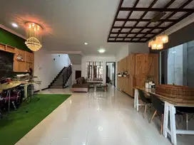 Rumah tinggal 2 lantai bergaya modern minimalis dekat Exit Tol Pasteur