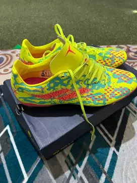 Sepatu Bola Mils / uk 41