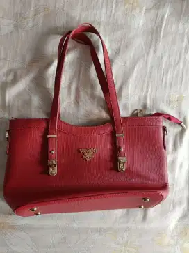 Tas merah untuk jalan2, kerja