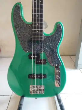Baccus bass 4 string