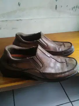 Sepatu kulit pria merk cayotte size 42