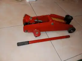 Dijual dongkrak buaya merk tuv / GS