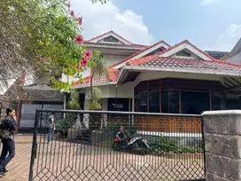Dijual rumah di de ke at pintu toll Pasteur Bandung