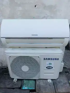 Dijual ac samsung 1/2 pk bekas/second