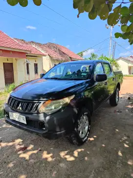 triton hdx 2018 hitam mika