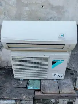 Dijual ac daikin 1/2 pk bekas/second