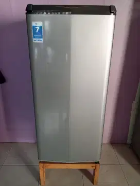 Kulkas Aqua 1 pintu