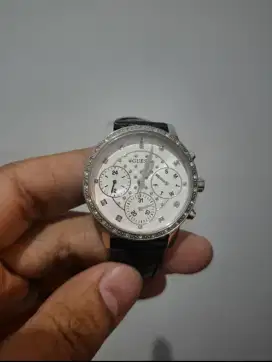 Jam tangan Guess