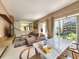 Dijual Rumah Cantik Hook Full Furnished di Kota Baru Parahyangan