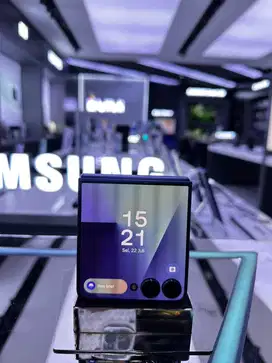 SAMSUNG Z FLIP 7 12/256 GB