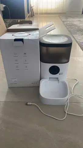 Automatic Feeding-Makanan otomatis hewan