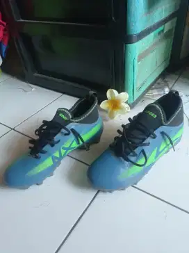 Sepatu bola anak specs original size 34
