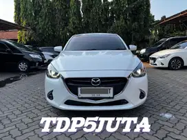 MAZDA R AT HB 2017 SKYACTIVE FACELIFT WHITE EDITION MULUS LIKE NEW