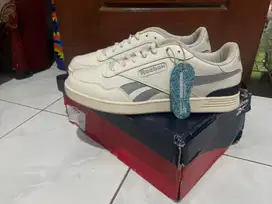 Rebook Court advance