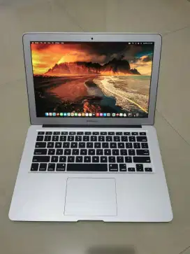 Macbook Air 13 inch 2017 Core i5 Ram 8Gb SSD 256GB Mulus Like new