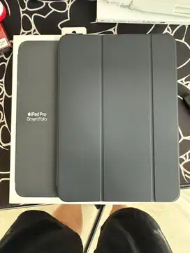 ipad pro m4 smart folio original like new