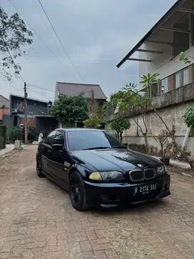 BMW 318i 2001 Bensin