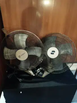 JUAL 2 UNIT KIPAS ANGIN DINDING 18 INCH KONDISI TIDAK JALAN