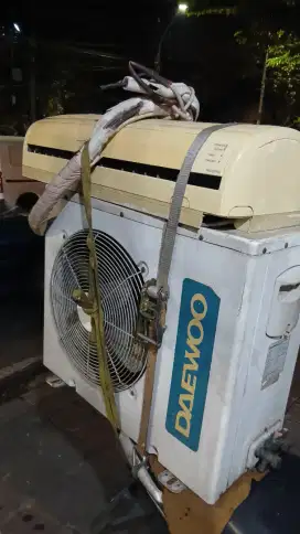 MENERIMA JUAL BELI AC BEKAS SATUAN / BORONGAN