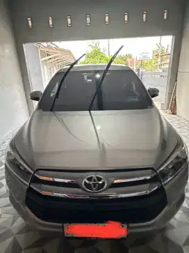 Dijual Innova Reborn warna silver 2018
