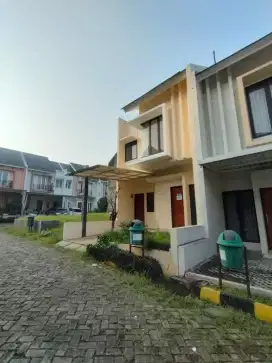 Rumah Tingkat di Panoramic Garden, Jl. Rd. Saleh Depok