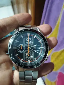 jam TAG HEUER CARRERA