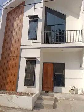 RUMAH SHM 2 LANTAI DIPUSAT KOTA CIBINONG BELAKANG KANTOR BUPATI