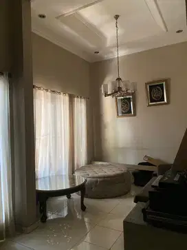 Dijual Rumah 2 LT bisa pakai usaha strategis Dekat gerbang Mekarwangi