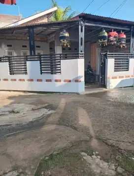 dijual rumah luas 120 akses mobil