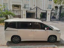Voxy 2023(Nik 2022), Putih.