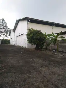 Dijual Gudang siap pakai  di Jln. Raya Serang  Pinggir jalan raya