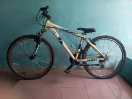 Sepeda gunung mongose