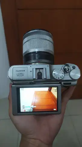 Fujifilm XA2 kamera Mirrorless layar flip wifi