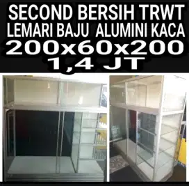 LEMARI BAJU  JUMBO SECOND UK 2METER X 2METER HARGA 1,4 JT LOK SDA