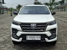 Low KM 24rb,Fortuner VRZ GR 2.8 AT Diesel 2023 Putih