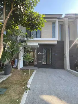 Rumah North West Lake
